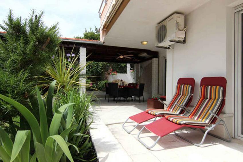 Vakantiewoning Duplex appartement met eigen tuin en garage - VW-XF8FH - foto 11