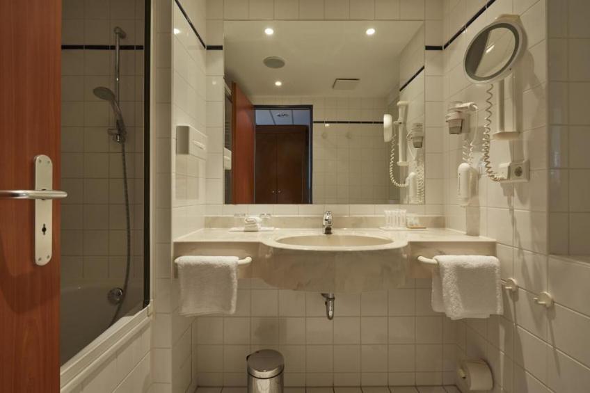 Sunday Hotel Kassel Standard Twin Room - foto 19