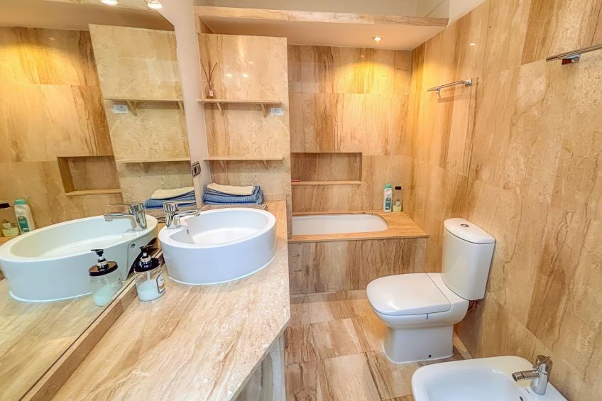 Helle Dach-Maisonette mit riesiger Terrasse - foto 13