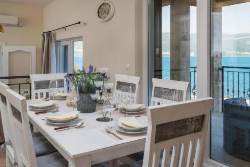 Beachfront villa Noa with heated pool - foto 18