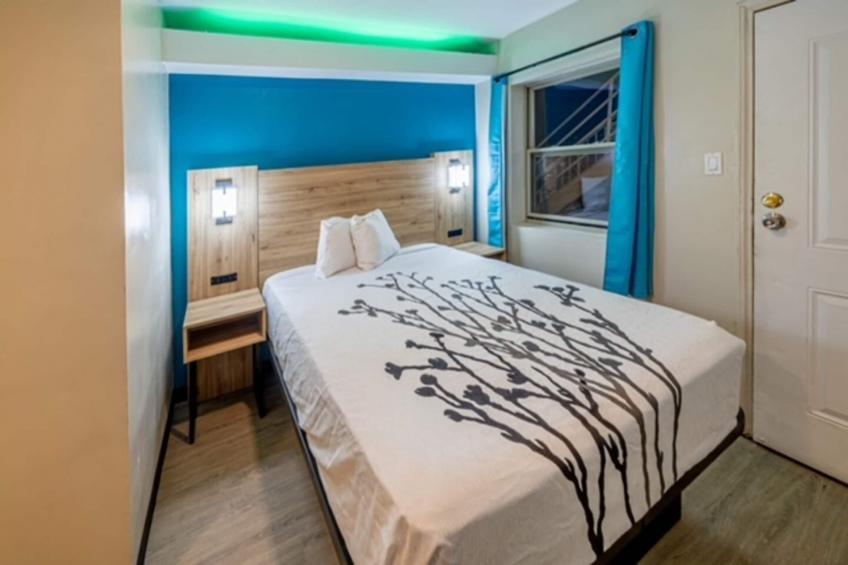 Queen Bed Non-Smoking