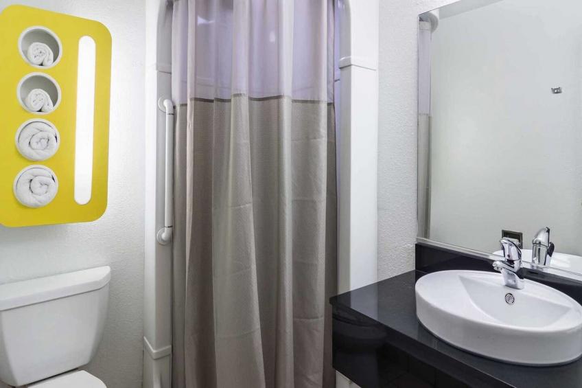 2 Full Beds  Non-smoking - foto 17