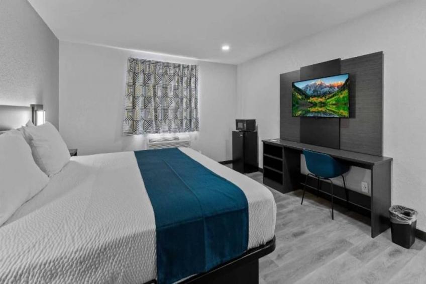 1 King Bed  Non-Smoking Micfridge - foto 12