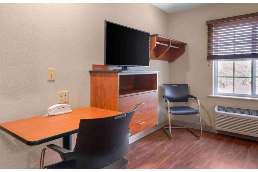 2 Full Beds | Smoking, Kitchen - foto 9