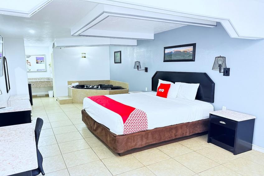 Bedroom Suite with Jetted Tub - foto 20