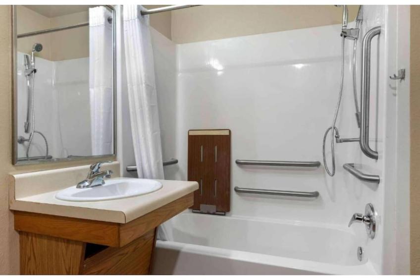 1 Full Bed | Non-Smoking, Kitchen - foto 25