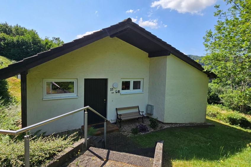 mit Garten im Naturpark Südeifel