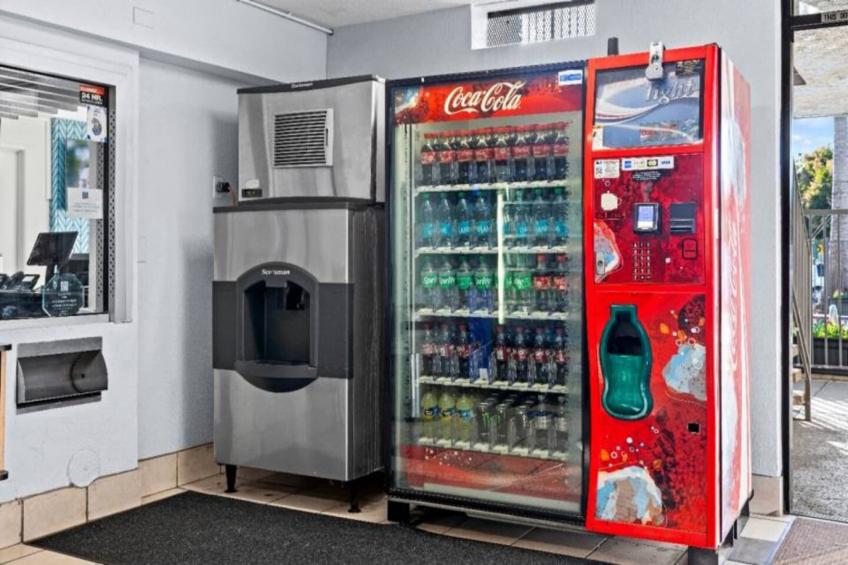 1 Full Bed  ADA/Tub/Mini Fridge - foto 30