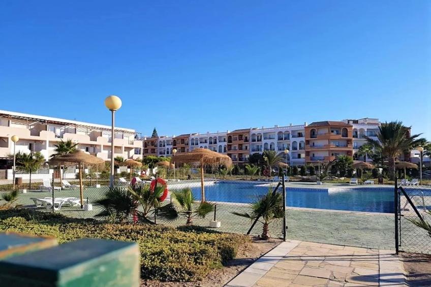Natura World Duplex con patio privado 2b - foto 35