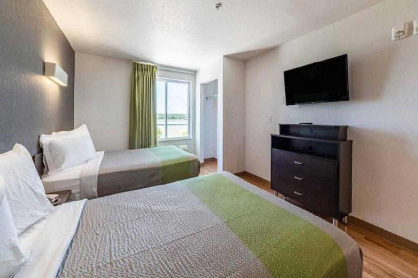 2 Full Beds  Non-Smoking Kitchen - foto 8