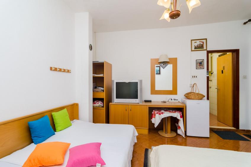 Apartments Rašica Molunat - Triple Room with Patio and Sea View (Soba sa kuhinjom) - foto 8