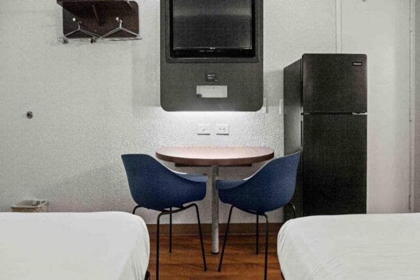 2 Queen Beds  Non-Smoking Kitchen - foto 6