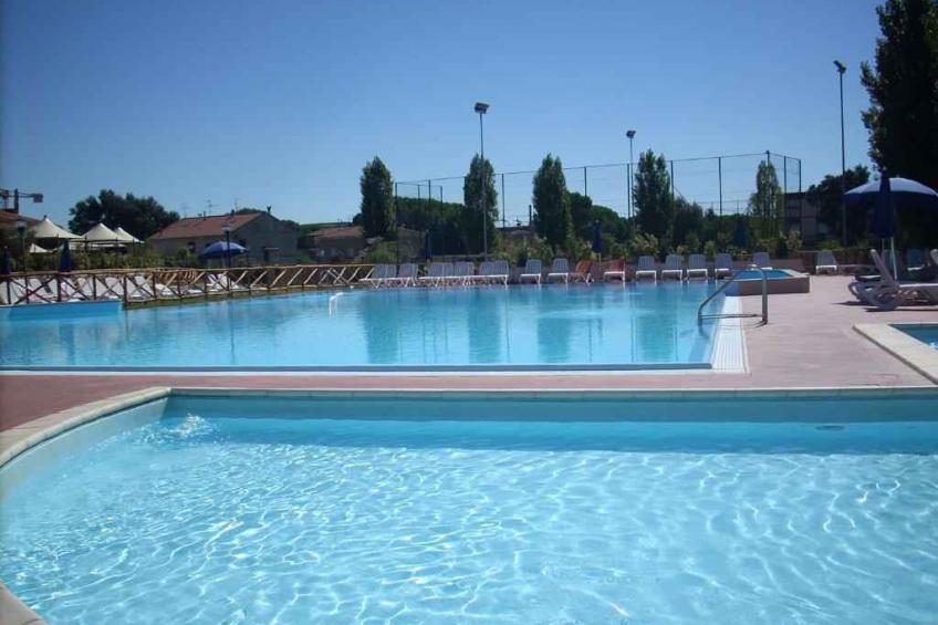 Holiday apartment with outdoor pool and air conditioning - BF-TKRP3
