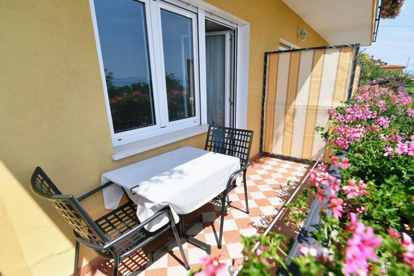 Scenic Retreat Rooms and Family Apartments - One Bedroom Apartment with Terrace - foto 14