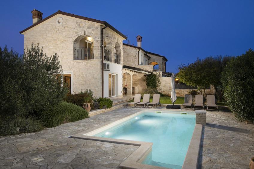 Villa Mason mit beheiztem Pool und Mini-Wellness