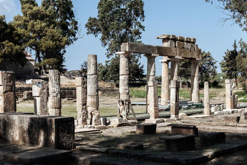 Vollständig umschlossene und großzügig angelegte dreistöckige Ferienvilla mit f - foto 46