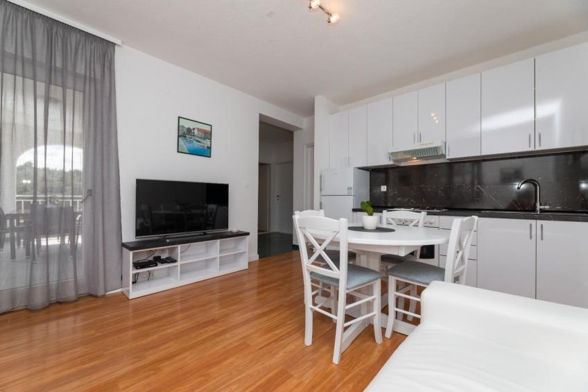 Villa Supetar Garden - Two Bedroom Apartment with Terrace - foto 3
