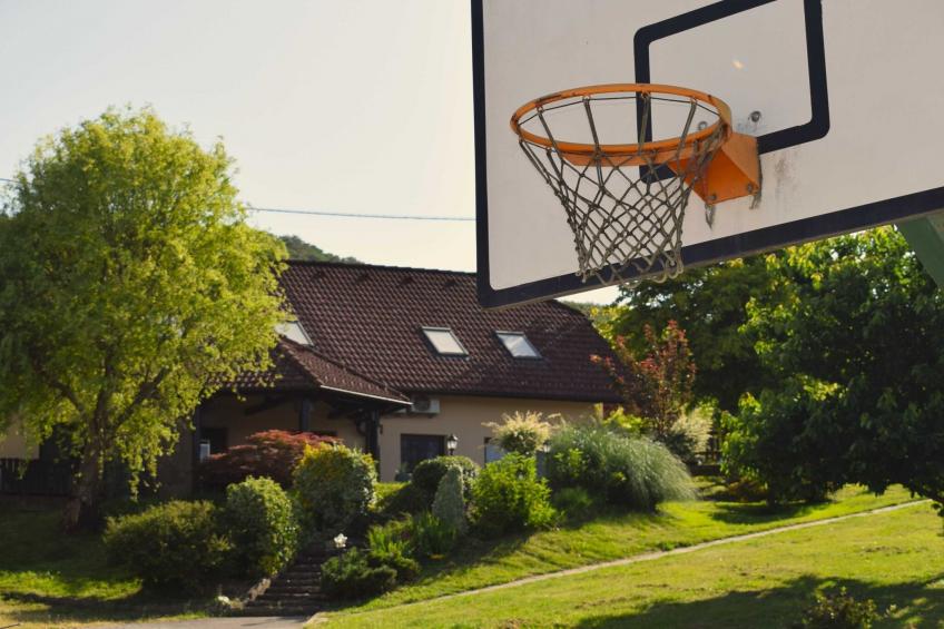 Zevnik Quiet Retreat with Stunning Views and Equestrian Activities - Triple Room with Private  Bathroom - foto 18