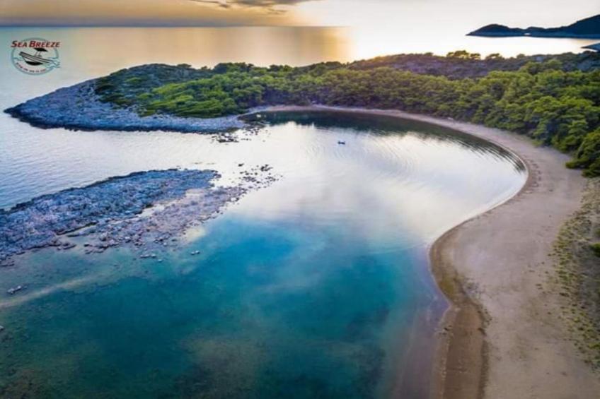 Apartments Franka Saplunara-Twin Room with Terrace and Sea view  No1 - foto 14