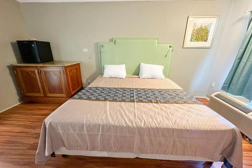 King Bed Non-Smoking - foto 26