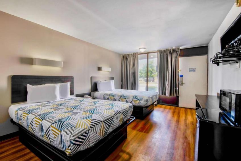2 Full Beds  Smoking - foto 14
