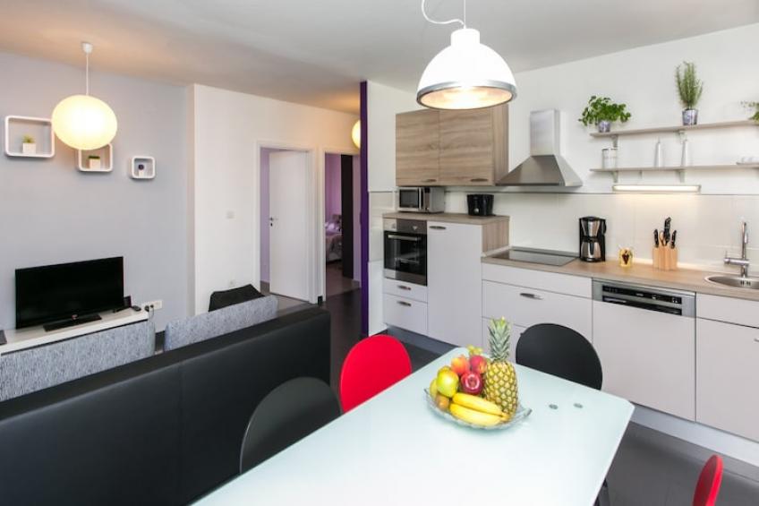 Apartment Lapad Bay- Luxury Two-Bedroom Apartment with Balcony(Black-Ivanišević)