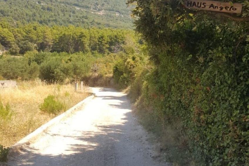 in Kaštel Lukšić mit großer Terrasse und Bergblick - foto 50
