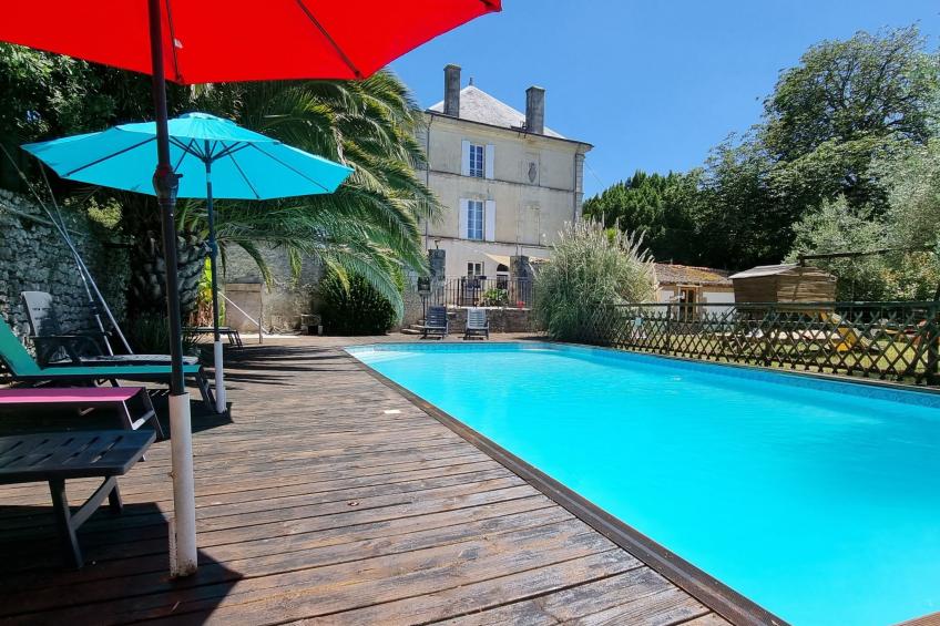 8-Zimmer-Schloss mit Pool und eigenem Park - foto 6