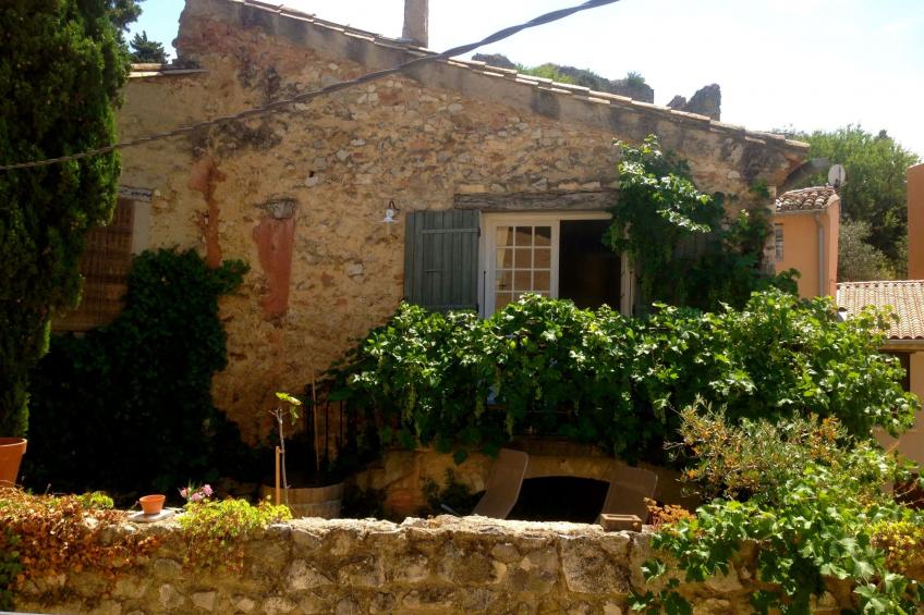 Provenzalisches Haus aus Naturstein in Gigondas