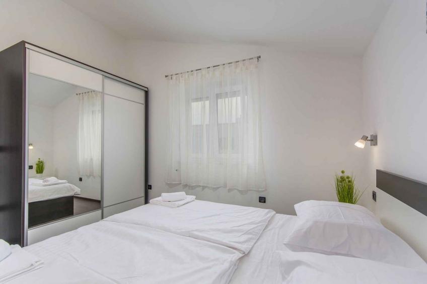 Holiday apartment with pool - BF-NXGFC - foto 28