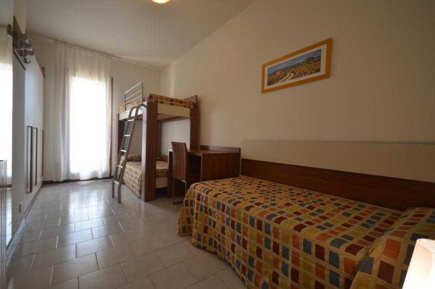 Vakantiehuis Bungalow in een rijtje met terras - BF-RYHV - foto 14