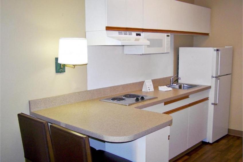 2 Queen Beds  Non-Smoking Kitchen - foto 17