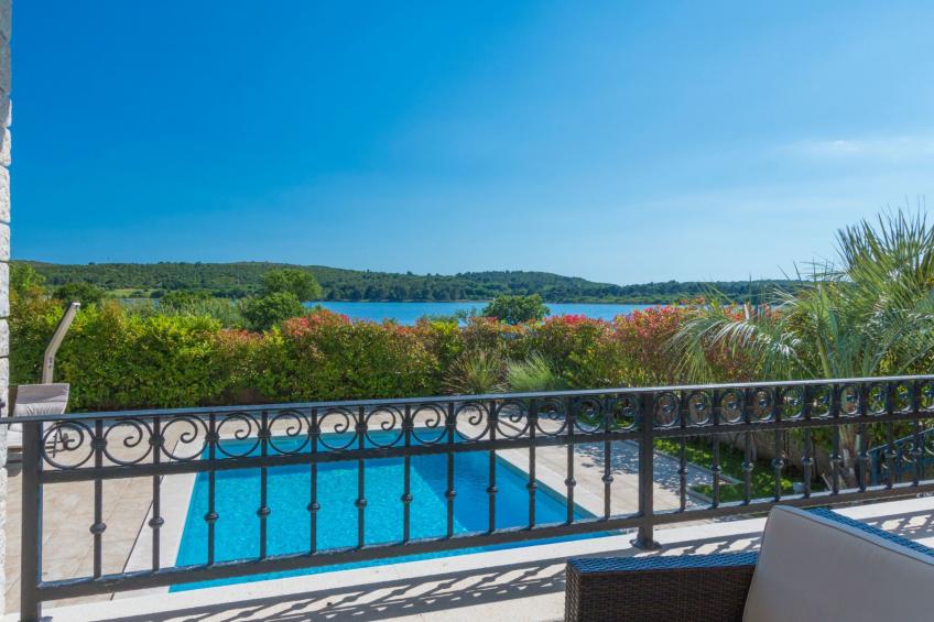 in Pomer mit privatem beheizten Pool und Meerblick - foto 38