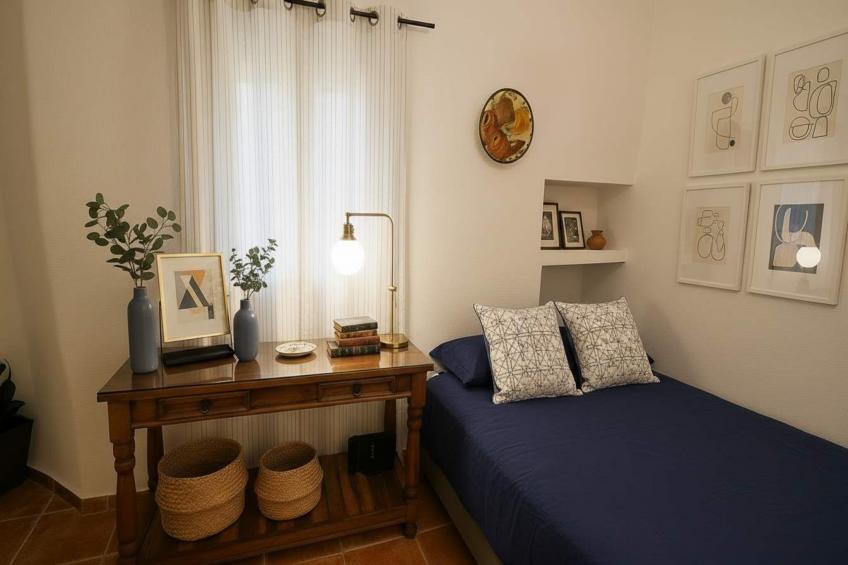 Picturesque Paros White House with Balcony Views - foto 3