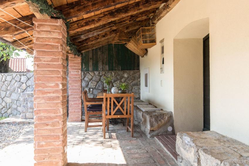 Haus mit modernem Interieur und einer alten Taverne - foto 31