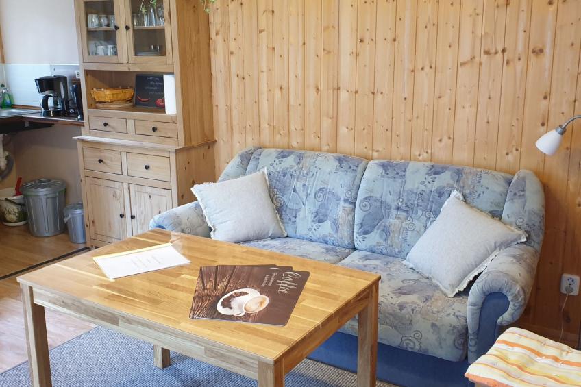 Holz-Bungalow mit Terrasse