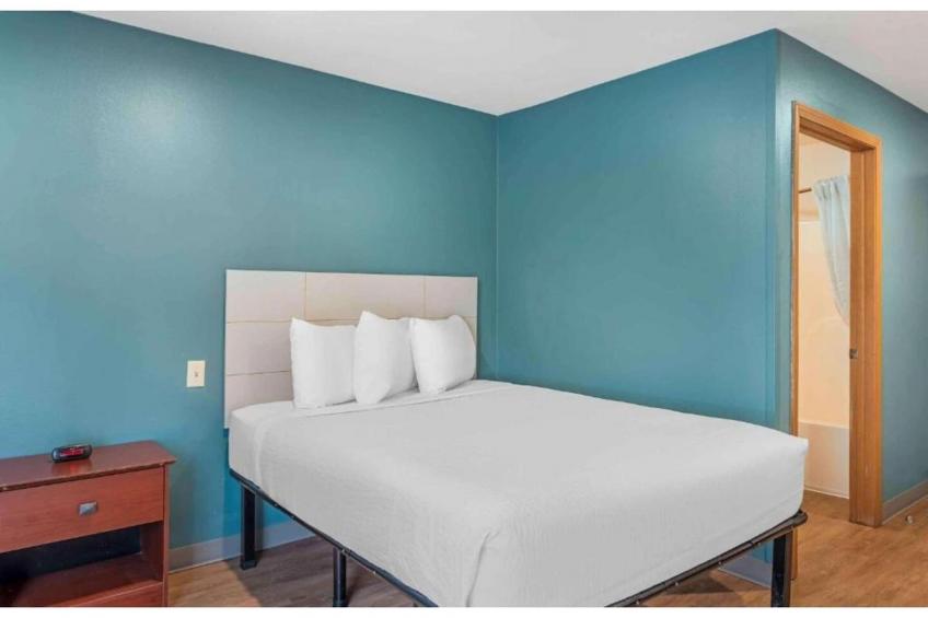 1 King Bed | Hearing Accessible, Kitchen - foto 14