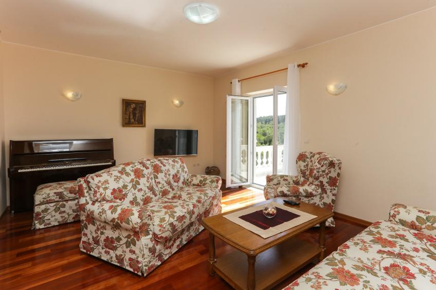 Apartments Villa Harmonia - Comfort One-Bedroom Apartment with Balcony and Shared Pool - foto 2