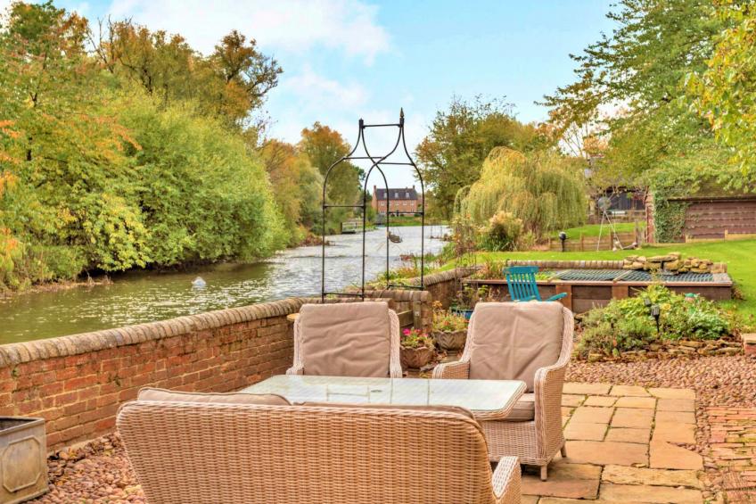 Islip Mill House - Beautiful Riverside Home - foto 28