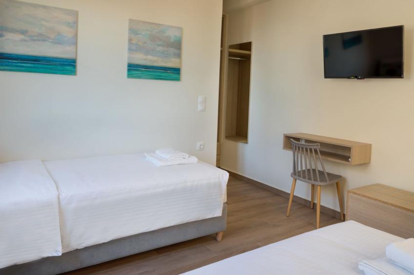 Haus in Agia Marina mit Außenpool - foto 23