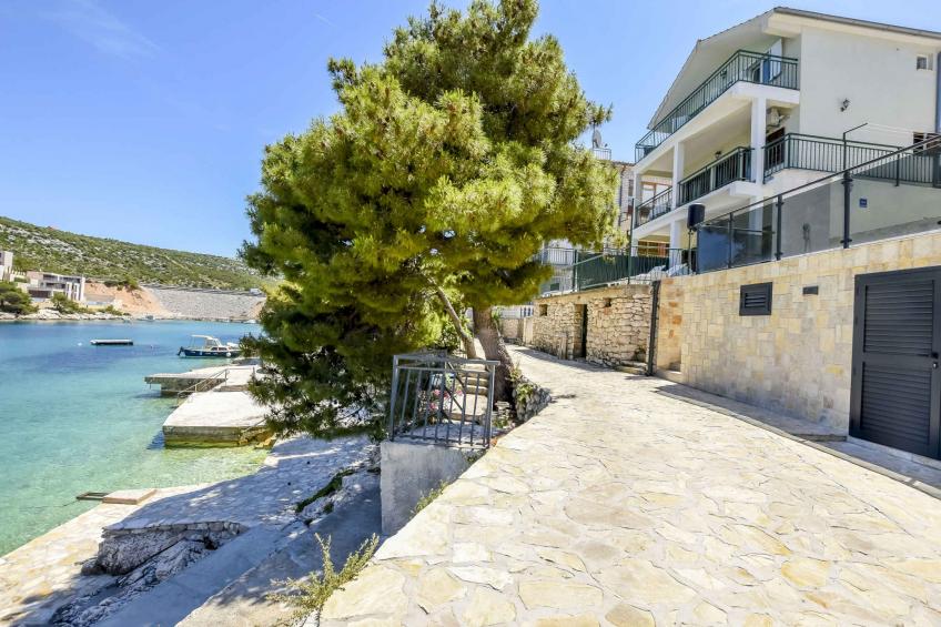 Holiday home with terrace and pool of 40m2 - BF-PY2YZ - foto 4