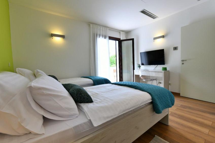 Ferienvilla mit Whirlpool - foto 24