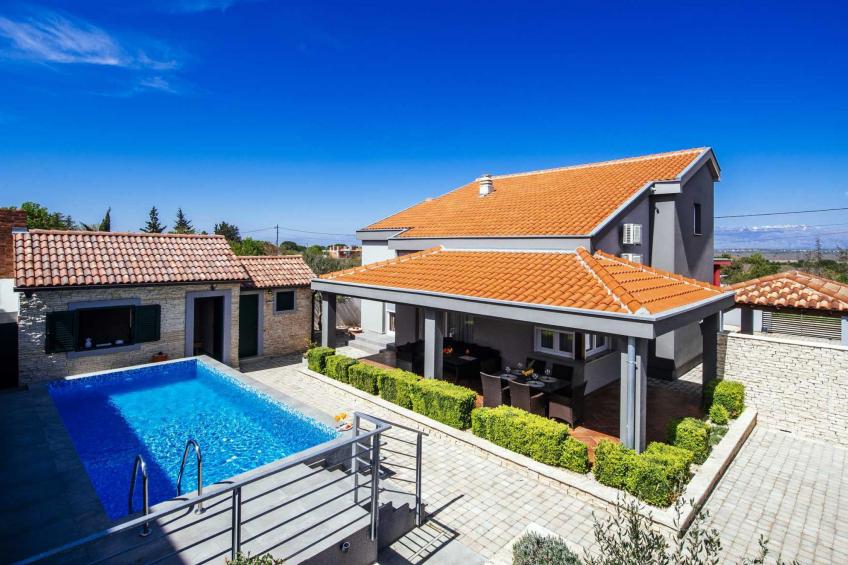 Villa Enna with heated pool