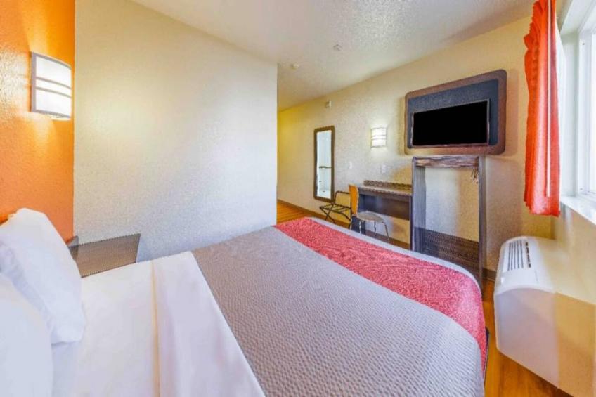 1 Full Bed  Mobility Access RI Shwr Nsmk - foto 9