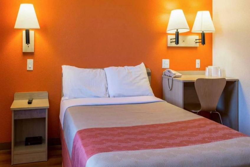 1 QUEEN BED - foto 6