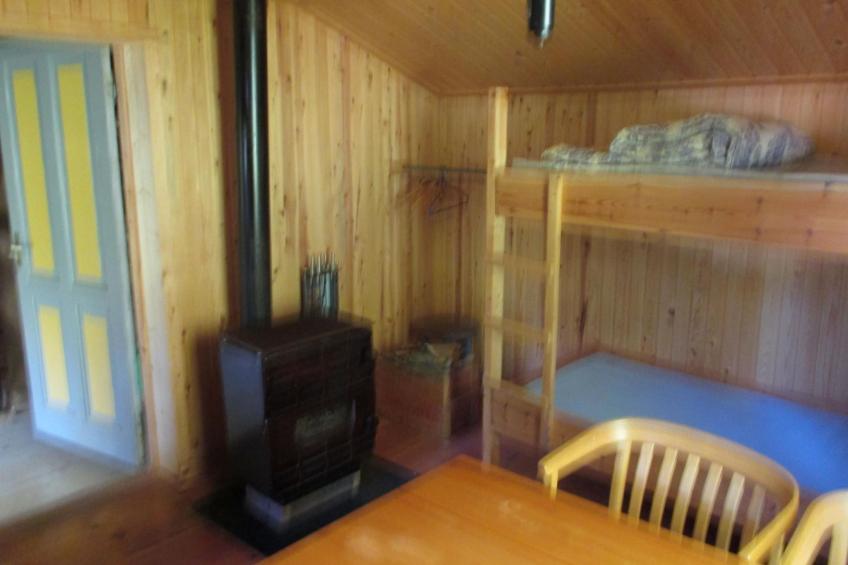 Einfache Holzhütte für das wahre Naturerlebnis am Stausee - foto 5