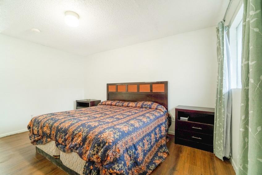 Queen Bed Smoking - foto 18