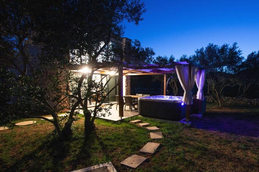 Capesanta - One Bedroom Holiday Home with Hot Tub - foto 13