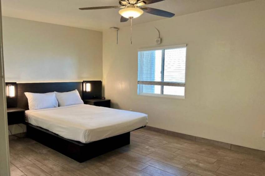 1 Queen Bed  Suite Non-Smoking Kitchen - foto 36