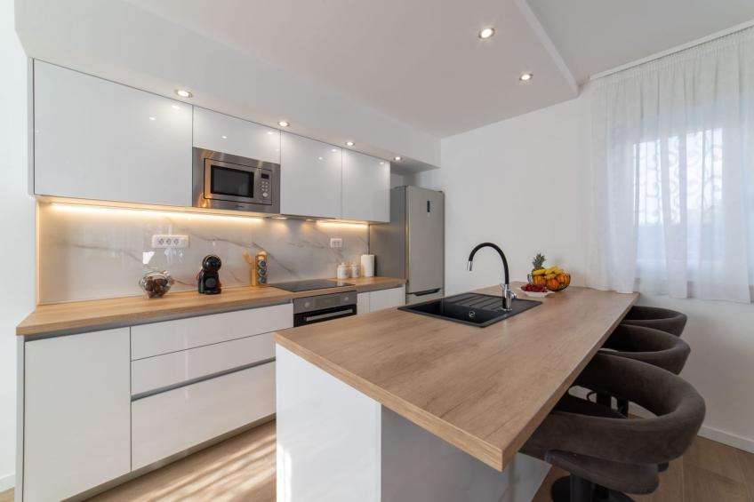 Luxury Kastela Villa with Heated Pool and Lounge Area - Four Bedroom Villa - foto 8